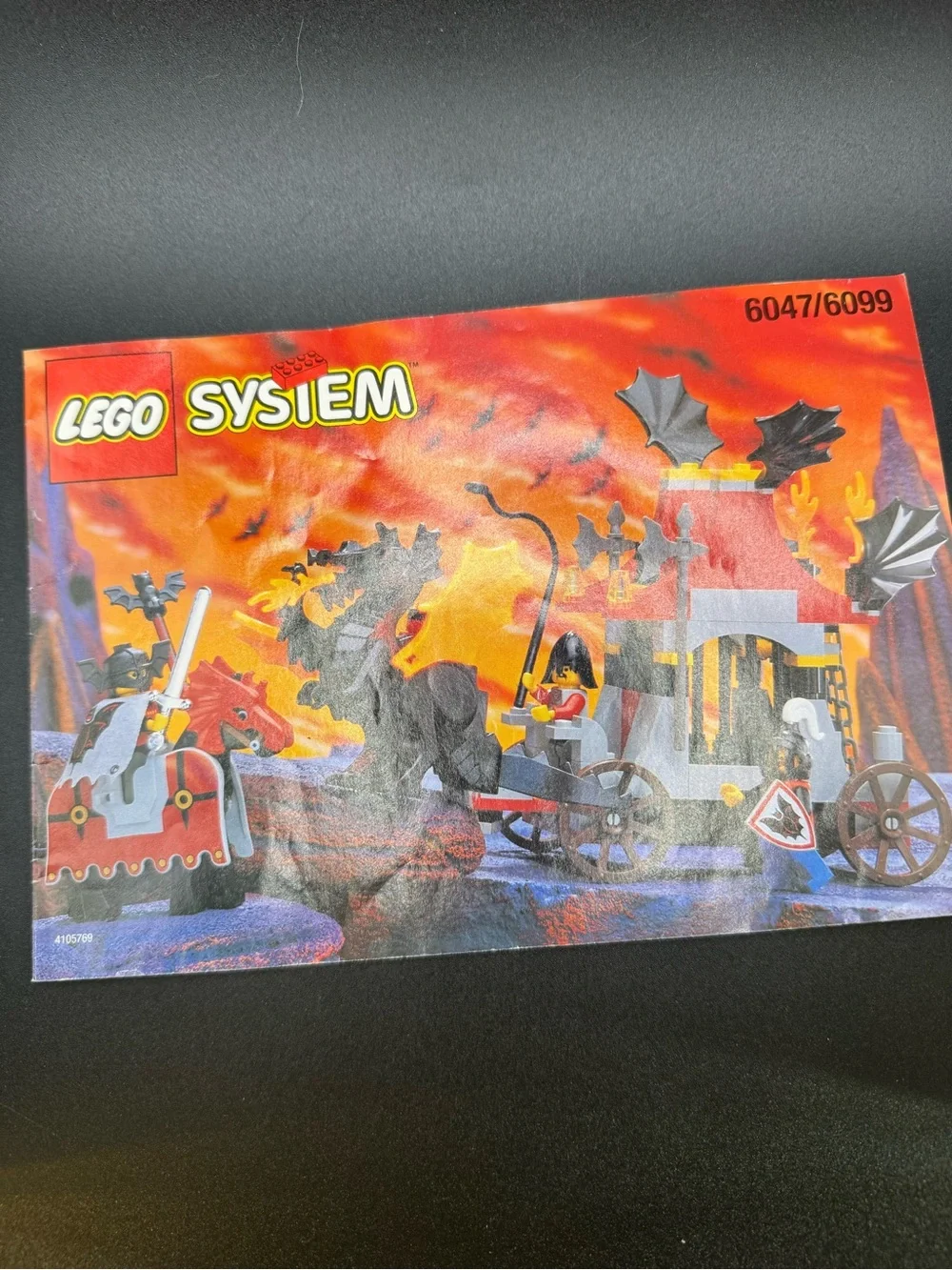VTG LEGO Castle Fright Knights Traitor Transport set (6047) 2 Mini-Figures As Is